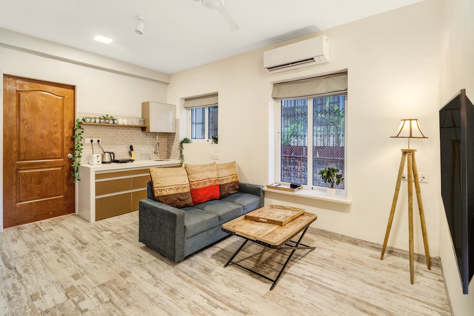Cleo · 1BHK, Khar West