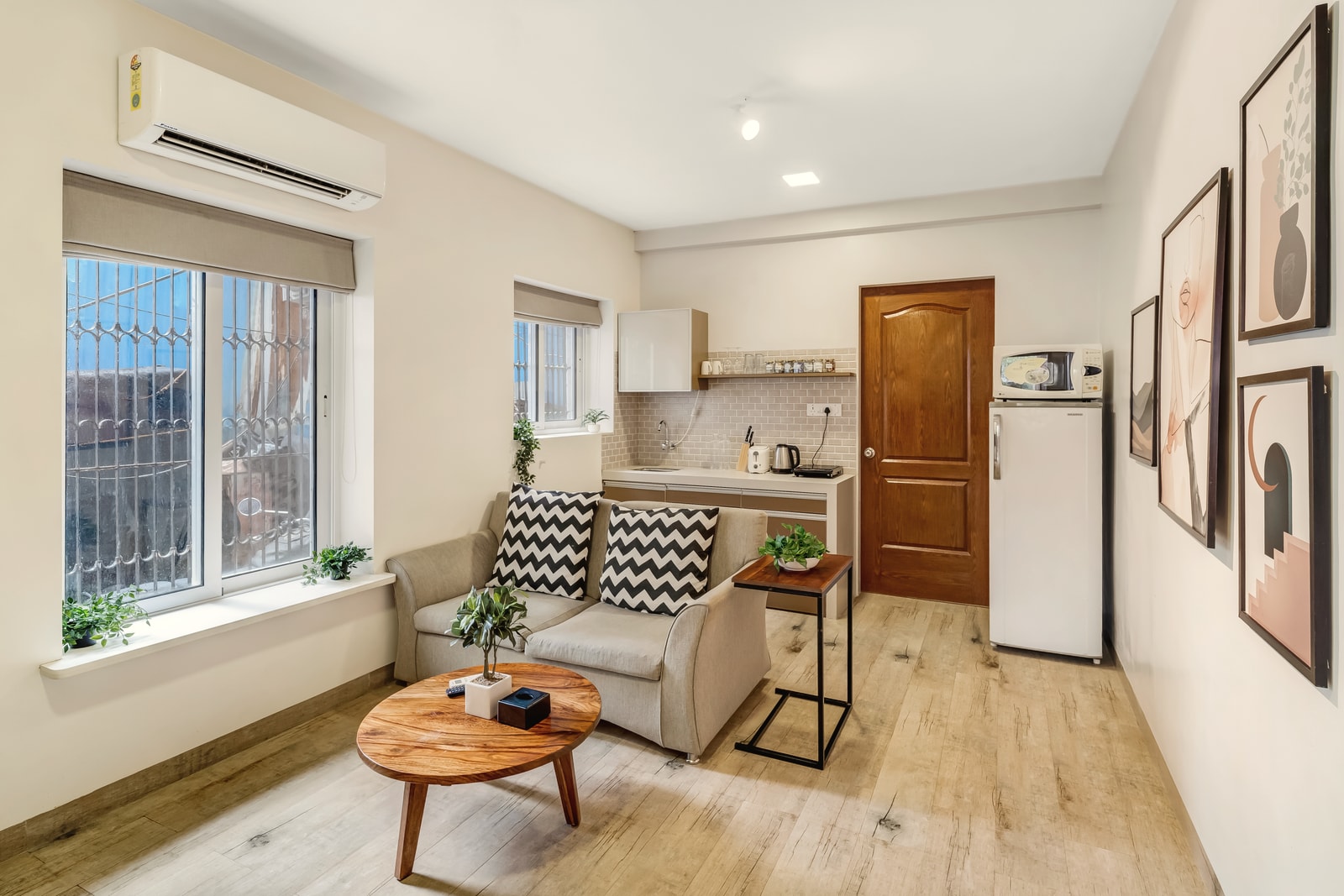 Maven · 1BHK, Khar West